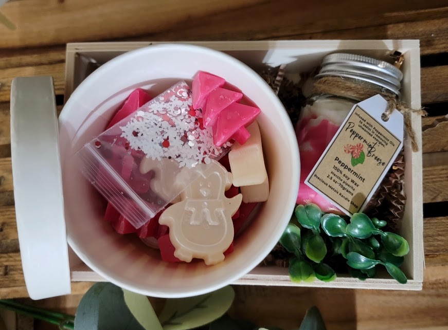 Mini Wickless Peppermint Breeze Kandle & Peppermint Bliss Penguins with Trees Wax Melts