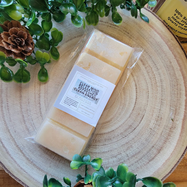 2OZ WAX MELTS-Clear Quartz is a Master Crystal-which means it can do it all! Clear Mind, Relaxation, Refreshed & Clean Energy.  Frost & Snow Drops~ Is a classic white kandle with a bit shimmery color on top to represent to beautiful winter frost. This fragrance has fresh and luxurious scent.