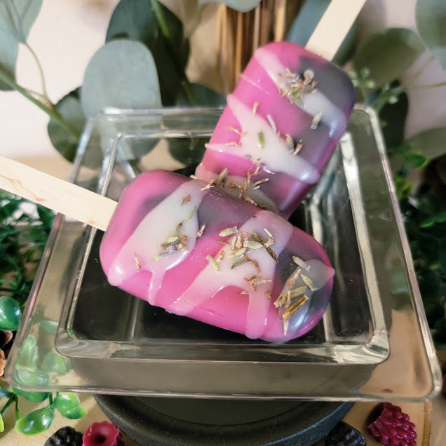 Black Raspberry and Vanilla Swirl Popsicle Wax Melts

2.5oz-70.8grams -2 pk. Spiritual Wax Melts on a popsicle stick.

Fun, good old fashioned Little Kid Fun!! Remember eating popsicles on a hot summer day? 😊

Each popsicle is infused with a special blend of herbs paired with the fruit and fragrances.&nbsp;

Infused with Raspberry and lavender buds.

The combination of black raspberry with a hint of vanilla and lavender buds brings in those fun childlike feelings, while also bringing in the much-needed adu