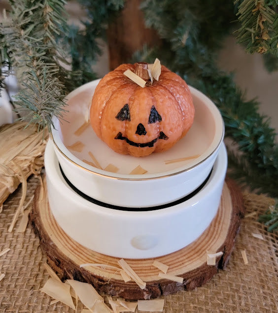 Happy Pumpkins Wax Melts

4oz-113.3grams 100% Soy Wax Melts

Pumpkin Spice &amp; Buttercream Fragrance

Perfect little pumpkins for fall and Halloween. Your house will smell amazing for the season. Faces are hand painted with wax.&nbsp;

Assist with Abundance and Stability, Sacral Chakra, Harmony and Balance, Removing unwanted energy, Energy boost.

*USE &amp; WARNING&nbsp;*

Place melt in Wax Warmer, Medium-High heat setting. Do not leave warmer unattended. Do not leave warmer on for more than 4 hours. Kee