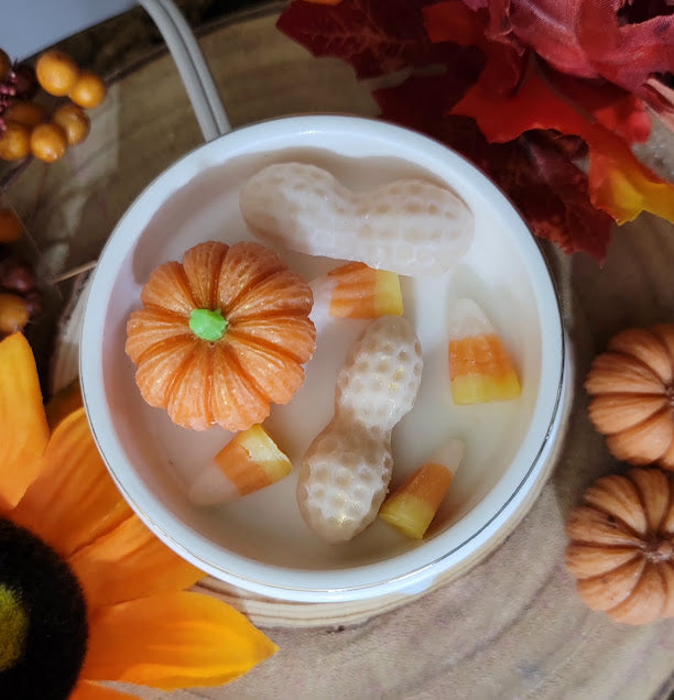 Candy Corn &amp;&nbsp;Peanuts Wax Melts

&nbsp;3.5oz~99.2grams

&nbsp;100% Soy Wax Melts

Goodness Fragrance- Candy Corn Candy &amp; Toffee Mix Fragrance

This candy mix... looks just like what we had as kids. Even the little pumpkins. How fun is this??

That sweet and salty goodness that just makes your inner TEEN so HAPPY!

DO NOT EAT!

*USE &amp; WARNING&nbsp;*

Place melt in Wax Warmer, Medium-High heat setting. Do not leave warmer unattended. Do not leave warmer on for more than 8 hours. Keep away from